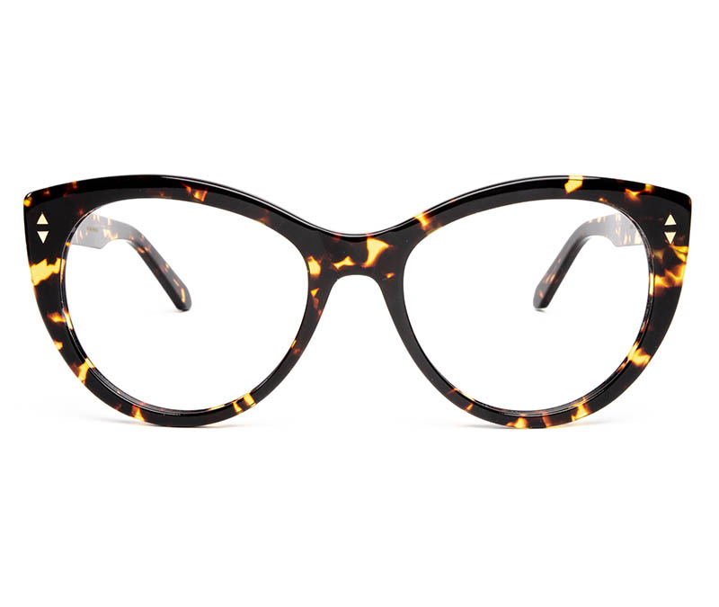 Alexis Amor Ava frames in Amber Fleck