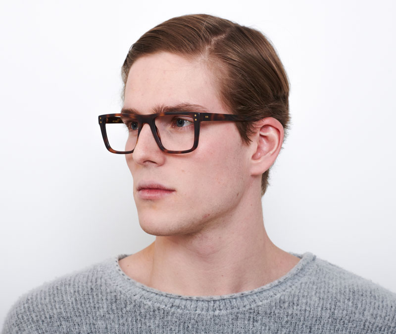 Alexis Amor Beckett frames in Matte Havana