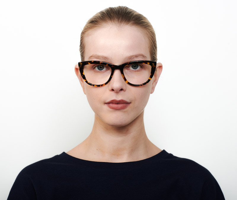 Alexis Amor Birdie frames in Amber Fleck