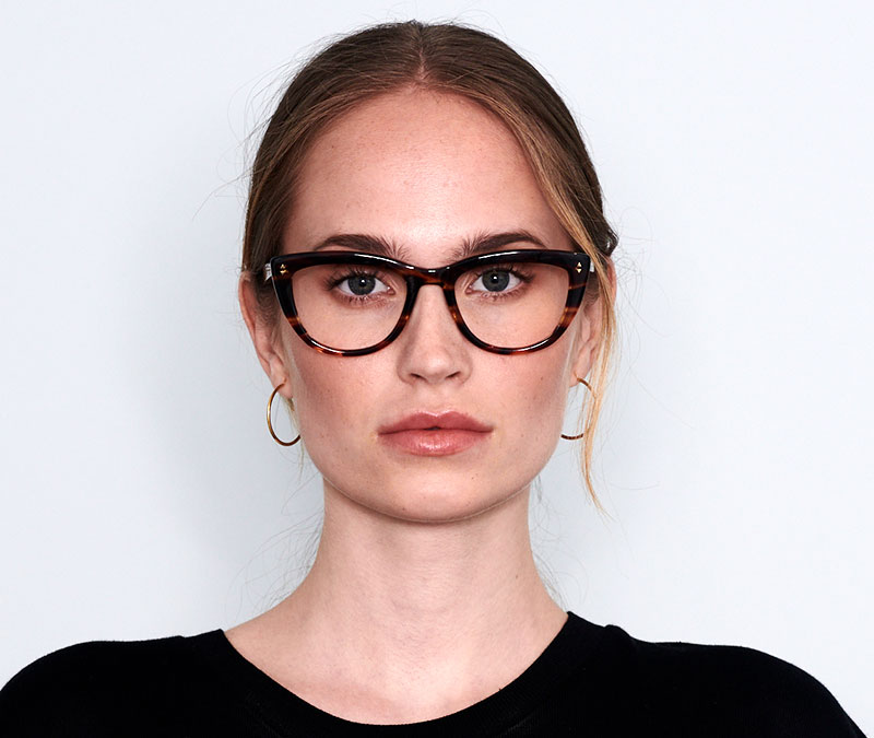 Alexis Amor Birdie frames in Smooth Caramel Stripe