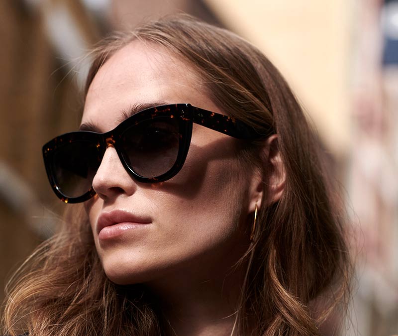 Alexis Amor Birdie X sunglasses in Amber Fleck