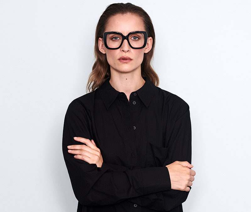 Alexis Amor Coco frames in Amber Fleck