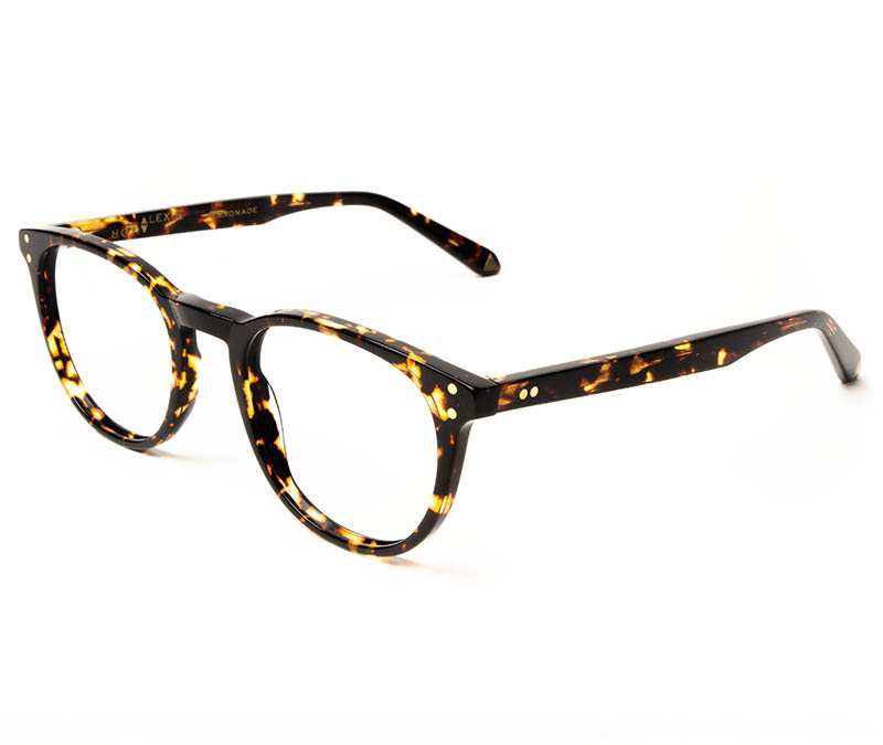 Alexis Amor Edie frames in Amber Fleck