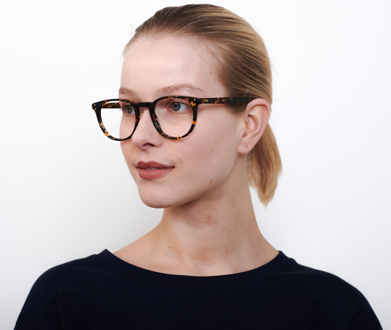 Alexis Amor Edie frames in Amber Fleck