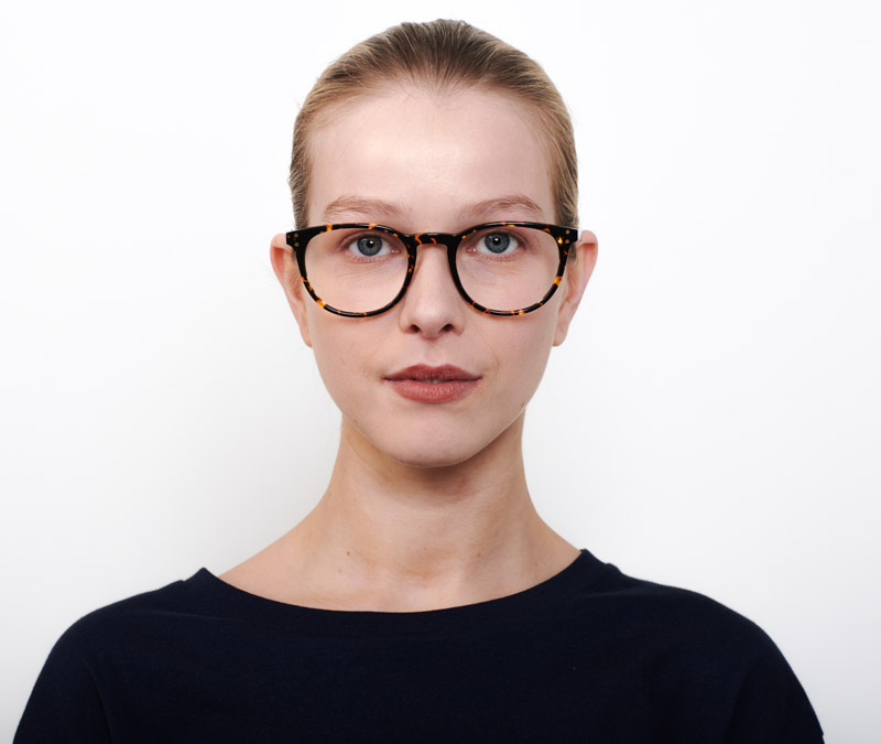 Alexis Amor Edie frames in Amber Fleck