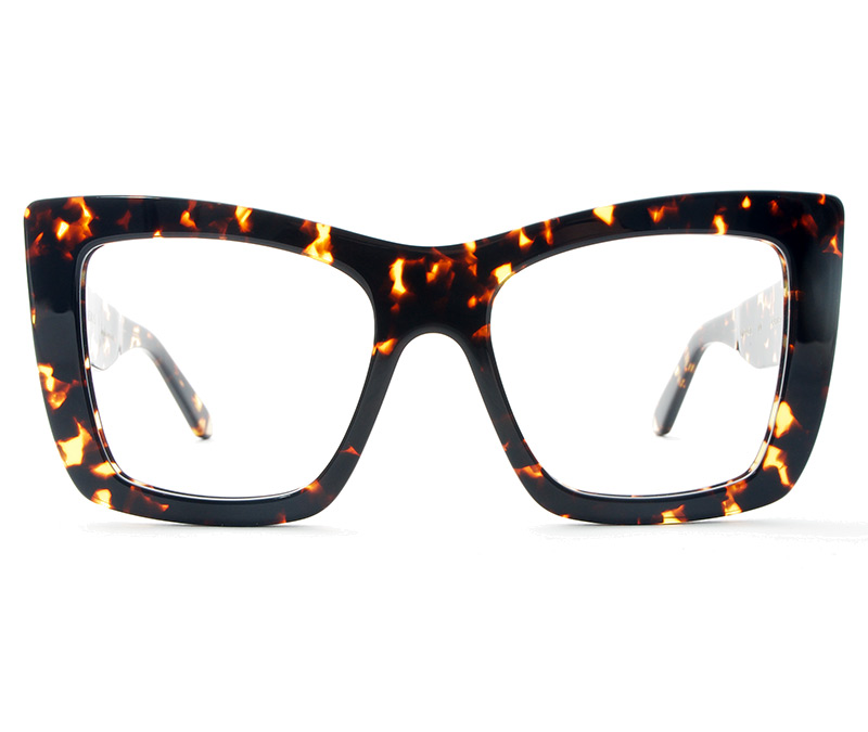 Alexis Amor Grace frames in Amber Fleck