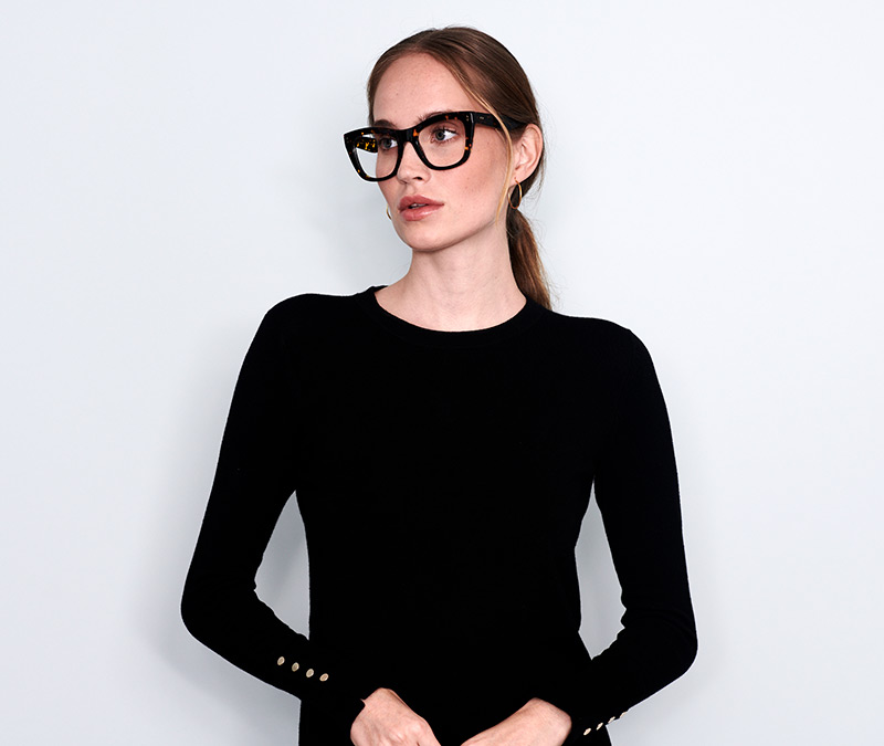 Alexis Amor Holly frames in Amber Fleck