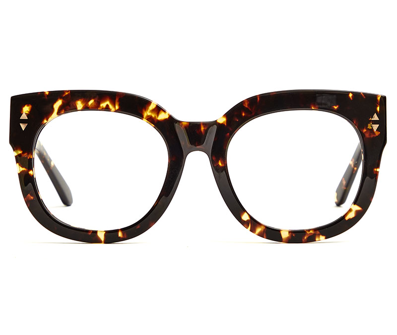 Alexis Amor Jojo X frames in Amber Fleck