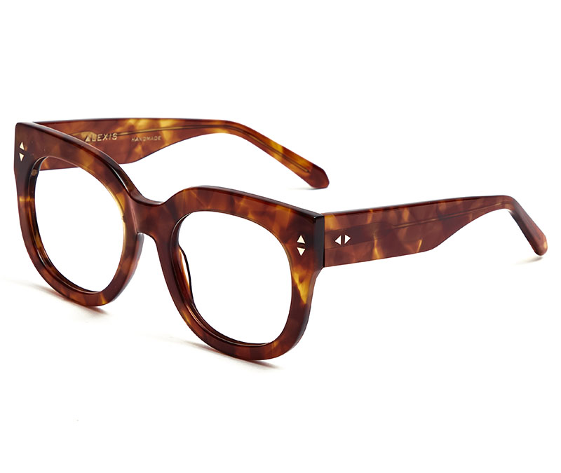 Alexis Amor Jojo X frames in Super Luxe Havana