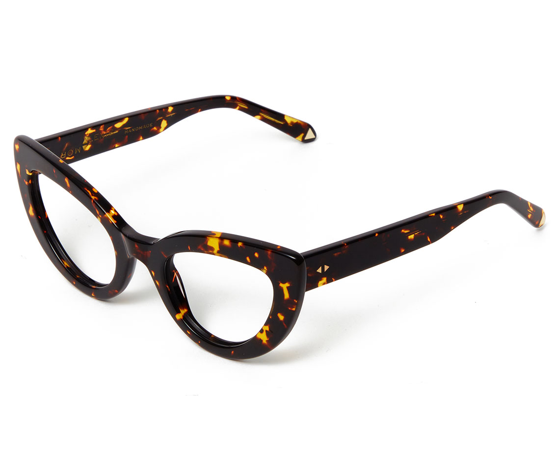 Alexis Amor Juno frames in Amber Fleck