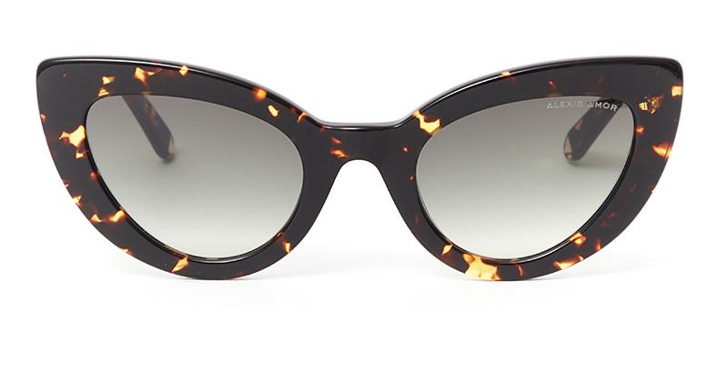 Alexis Amor Juno frames in Amber Fleck