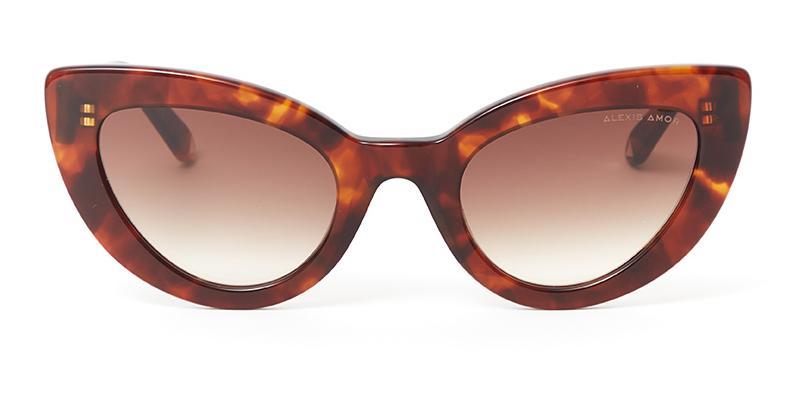 Alexis Amor Juno frames in Super Luxe Havana