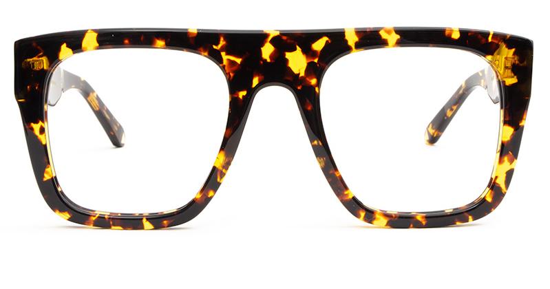 Alexis Amor Max frames in Amber Fleck