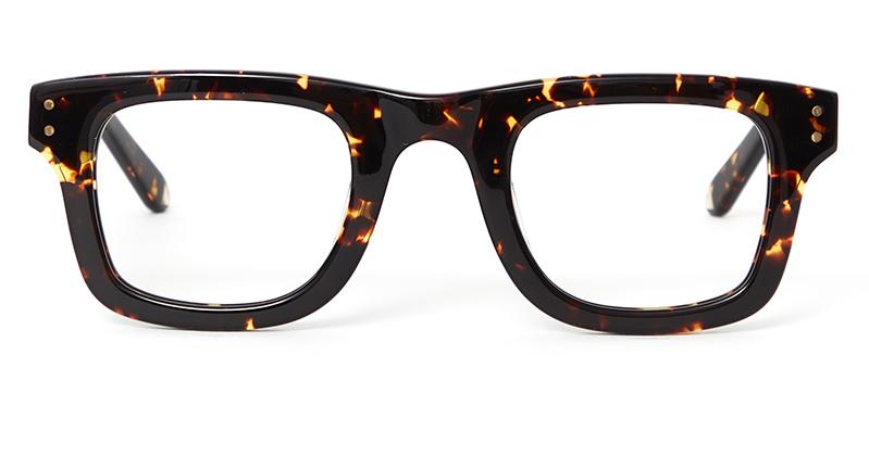 Alexis Amor Morgan frames in Amber Fleck