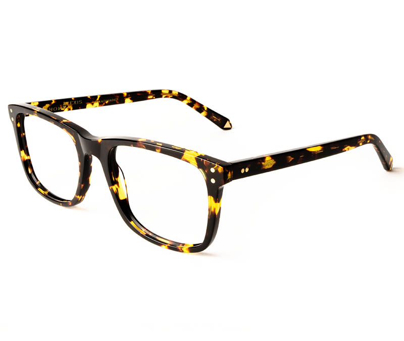 Alexis Amor Remi frames in Amber Fleck