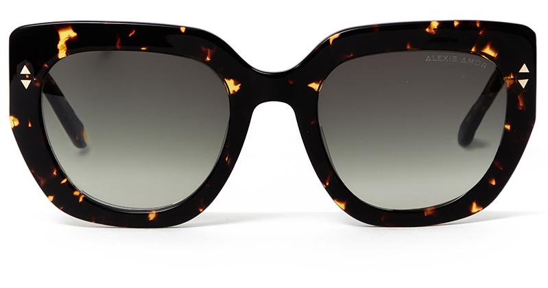 Alexis Amor Romy frames in Amber Fleck