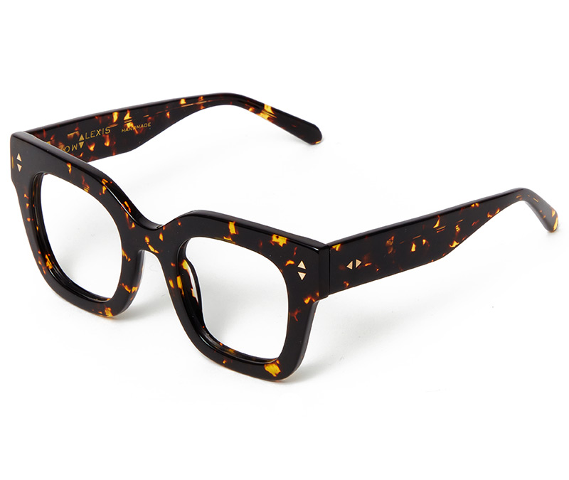 Alexis Amor Ruby frames in Amber Fleck