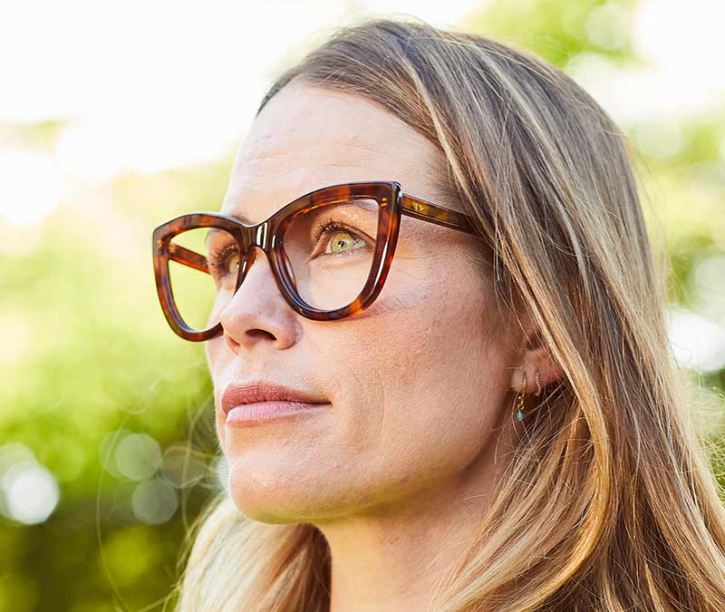 Alexis Amor Scarlett X frames in Super Luxe Havana