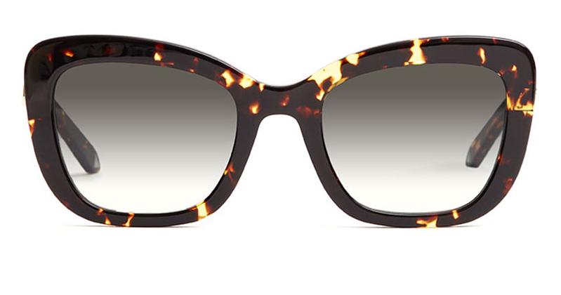 Alexis Amor Suki frames in Amber Fleck