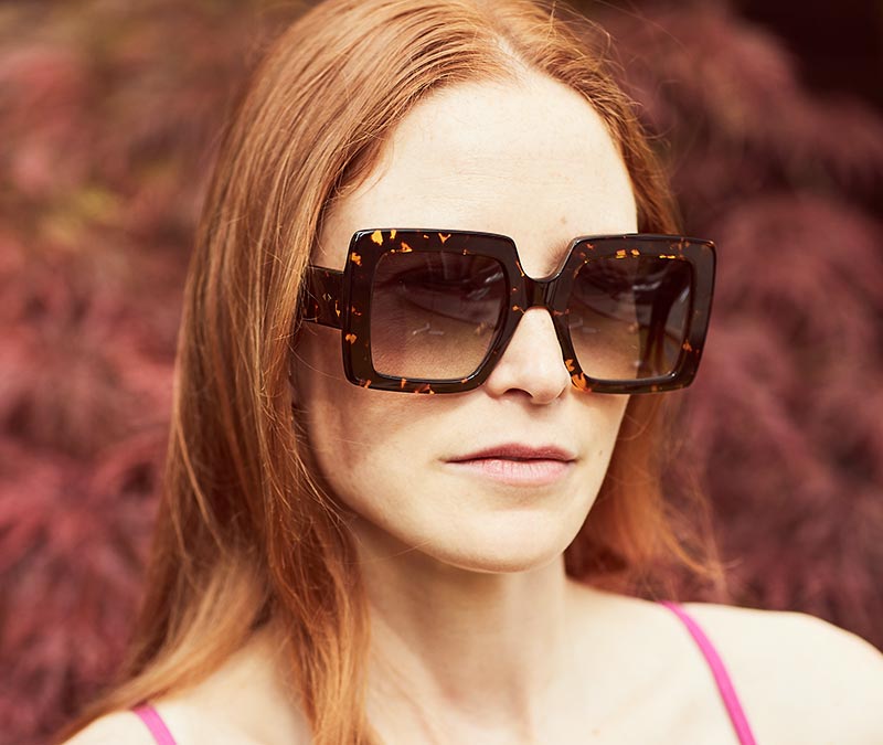 Alexis Amor The Kat sunglasses in Amber Fleck