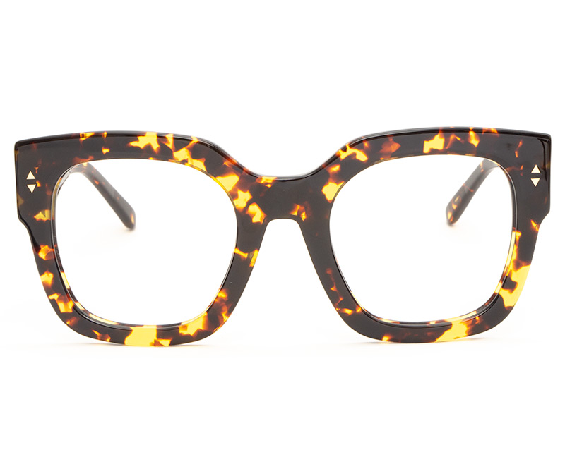 Alexis Amor The Rae frames in Amber Fleck