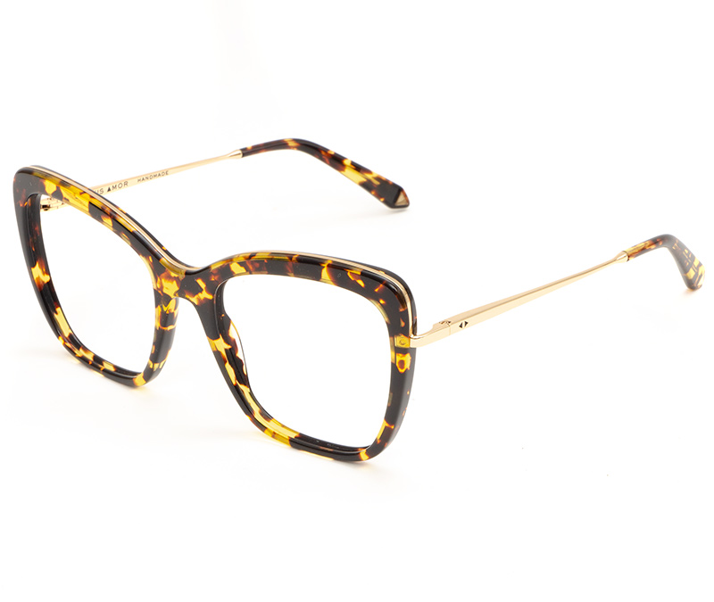 Alexis Amor Zsa Zsa frames in Amber Fleck