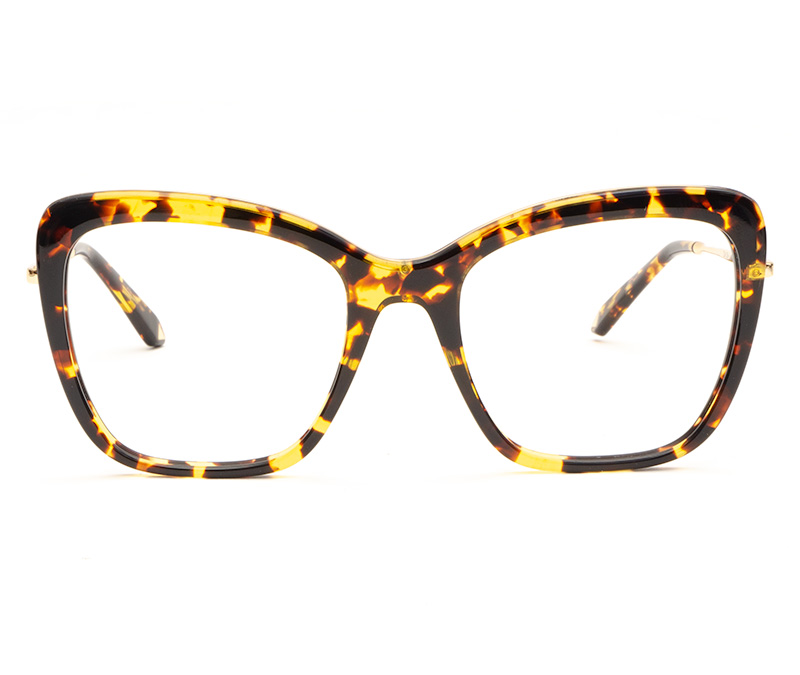 Alexis Amor Zsa Zsa frames in Amber Fleck